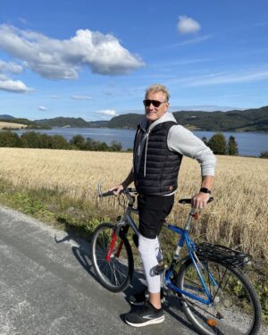 Dolph Lundgren Instagram - The calm before the storm. Taking some chilled time off before heading to London for Aquaman 2. 👊