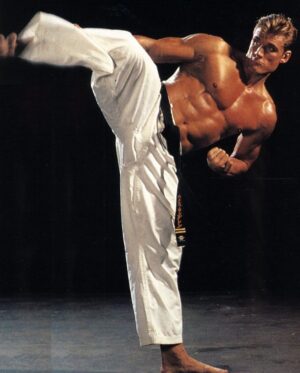 Dolph Lundgren Instagram - Working out for ‘Showdown in Little Tokyo ‘, a film I did with Brandon Lee in 1991. Probably the craziest shape I’ve been in. The strength training  combined with hours of martial@arts every day. Brandon was a great guy and a talented actor... RIP - We love you. 👊👊