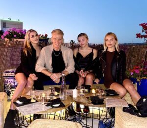 Dolph Lundgren Instagram - Enjoying great sushi and a terrific atmosphere at @paristokyo_bh in Beverly Hills. Oh, and the company wasn’t too bad either