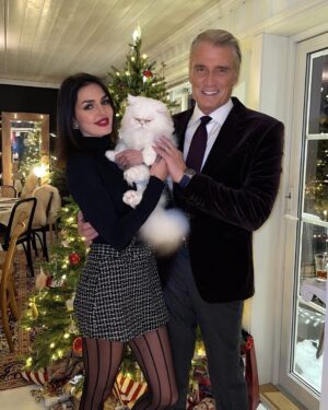 Dolph Lundgren Instagram - Merry Christmas from Norway! 🎄🌟 Enjoy the holidays. 🍾🎁