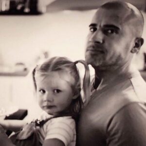 Dominic Purcell Instagram - I look at this pic with my baby daughter @lilypurcell. I can’t remember the moment. As I age I realize I missed a bit. 

Did I get the correct balance of things? Well I tried. I did my best. 

My four kids are thriving and I love them very much and they love me. It doesn’t get better than that. ❤️❤️❤️❤️

Have a great Christmas people.