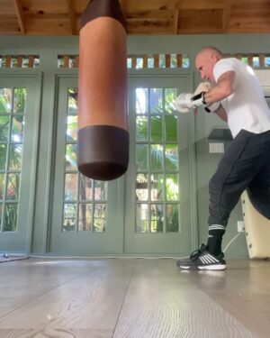 Dominic Purcell Instagram - Boxing critics. “ he slow, feet stuck in mud”…. Um nothing is punching back😂