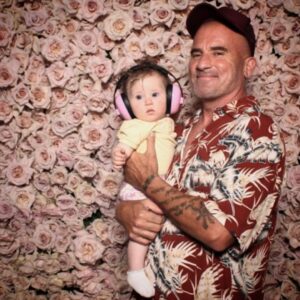 Dominic Purcell Instagram - My gorgeous niece Josie. @claudia_purcell does this mean I’m her great uncle? 😳. Oh well getting older is a privilege I love it- except I don’t move around the tennis 🎾 court as quick, started noticing that playing with my two 20 year old sons- bastards 😎… 

🤕🤕🤕🤕
