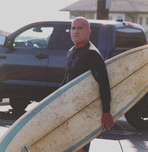 Dominic Purcell Instagram - @tishcyrus the misses can tell when I’m thinking. Always am not a bad thing. Not when in the water though. 
This board “Stoker Machine” served me well over the years - especially in gutless #la #waves. Thanks @jessefaen. Letting ya fav board go gets emotional. I broke it. ( surfers know what I’m talking about) 
Getting new #stokermachine from #aquatechglassing. Good drive can swing it like a 6’2 , 6’4 in small mush surprisingly. Epic in bigger swells. Thanks guys can wait for new stick.