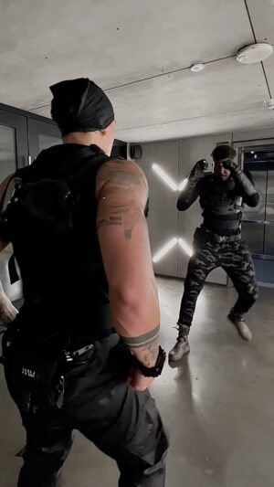 Dominique Barrett Instagram - 👊🏽🙌🏽 Was an honor to be a part of the Tactical Combat Simulator Series 🎬☑️

Choreography by @tonysurphman 👊🏽🥷 🥋 

@itsnaphill 🎥🎬
________________________________________
#tactical #fightscene #fight #fights #combat #theraid #blade #katana #johnwick