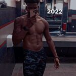 Dominique Barrett Instagram - The King has returned 👑 . @kingvadervstheworld at some point you have to get tired of making excuses … at some point you need to get angry at yourself! You need to not only believe in yourself but believe in the person you can become ! Self belief will not only get you there but it’ll also take you places you’ve never thought possible . So what are you waiting for 😏 your time is now . Shoutout to my trainer @_the_200lb_down_don_ for pushing me to my limit 👑