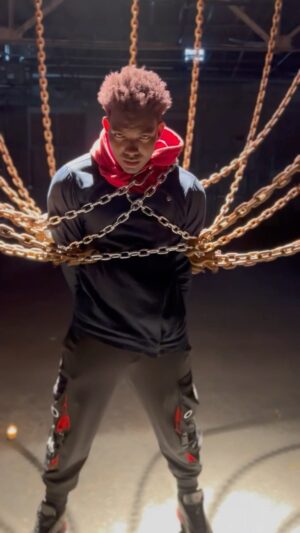 Dominique Barrett Instagram - Hood jujutsu kaisen (BEHIND THE SCENES) pt.1 have you seen the full film ? If you loved it do me a favor & tag 3 people so they can go watch as well ❤️

Here’s is just a taste of the hard work that goes into a King Vader project … it took an army to make this happened and I’m just so blessed to be surrounded by so many talented & hard working individuals ❤️ every person on set pulled up & showed out . This edit doesn’t even have the full cast or crew 😂🔥 please understand we take this filming life style very seriously but we do know how to have fun as well 😂🥂 legit looking back at the film days & a huge thank you to everybody apart of this one ❤️ my favorite project BY FAR 🎬🗣 enjoy