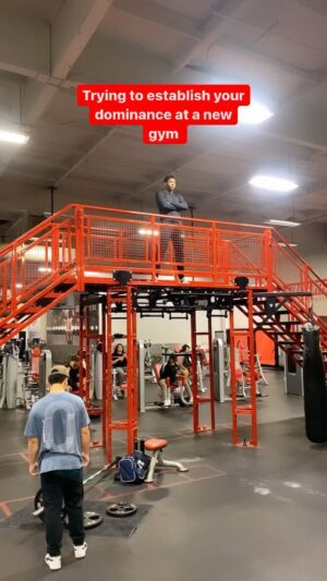 Dominique Barrett Instagram - “This world shall know gains “ tag a friend 
Inspired by : @russwole 🤝🏆 

If you see me at your gym just know I mean business when it comes to these gains !