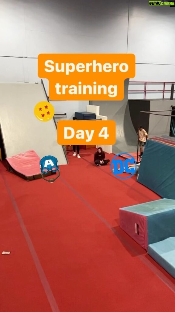 Dominique Barrett Instagram - Superhero training Day 4 @kingvadervstheworld Day 4 already ? 😭🤝 the good news I can do some flips off stuff the bad news my entire body is sore🤣 comes with the territory . I’ve also realized maybe I don’t want to do all of my stunts 🤣 I’ll do 80% tho ! because my pride gonna have me jumping off buildings... 😂 & I’m the guy who has to call “cut” too !? There’s just no way