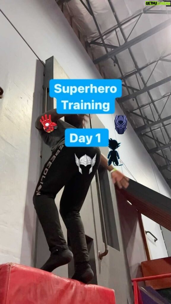 Dominique Barrett Instagram - Superhero training day 1 🏋🏾‍♀️🔥 @kingvadervstheworld 3..2..1.. ACTION !!! Today was the day I did a back flip ! Now I truly know anything is possible ! one of my goals this year was to hit a back flip & for a 6’5 man it feels this shouldn’t be possible 🗣 but what are limits !? “You know what failure is like .. so succeed “ wise words from @doc_egemba it pushed me to go stop being fearful of what could happen . Also shoutout to @pierrestepz for motivation me to stop hesitating & do it .