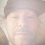 Donnie Wahlberg Instagram - Live, love and laugh (even at yourself), as much as you can! Life is short! Have the greatest day ever! 🤖❤️♾💫✨🤟🏼🎉 #firstandlastletter #challenge #reels #funny Brooklyn, New York