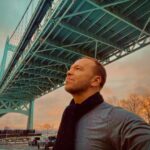 Donnie Wahlberg Instagram – #thankfulthursday If my posting about gratitude ever gets old, or seems redundant to anyone — I apologize and I thank you still. Love is love! 🙏🏼❤️💫✨🤟🏼 #thankful #gratitude #spreadloveandlovewillspread 🤖❤️♾💫✨🤟🏼 ps – I love this song so much. 😎 Brooklyn, New York