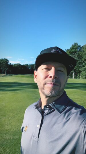 Donnie Wahlberg Instagram - My dear friend Michael Hoey used to say — “don’t make your initials ‘DW’ stand for Day Waster”. I try to live by those words. Tomorrow is not promised, so promise to make today all that you can. Waste no moments and cherish every single one that you are blessed with. 🙏🏼❤️💫🕊#RIPMichaelHoey 
#reels #thankful #rip #missyou