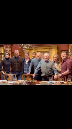 Donnie Wahlberg Instagram - Blue Bloods Family. ❤️💙 #family #love