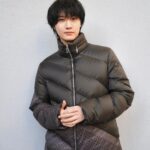 Dori Sakurada Instagram – FENDI

フェンディのナイロンダウンジャケット✨
斜めのキルティングが特徴的で、同色で裾にプリントされているFFのモチーフが個性もあり楽しく着れます！
もちろんしっかり暖かいです☺️

素敵なホリデーギフトを贈ってくださいました🎄✨
ありがとうございます☺️