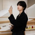 Dori Sakurada Instagram – GENTLE MONSTER & TAMBURINS

韓国発、グローバルファッションアイウェアブランド
『Gentle Monster』の東京フラッグシップストアがついにオープンします！
東京には初進出で3月14日に青山にオープンします！

『Gentle Monster Aoyama』はまさに完璧なジェントルモンスターの世界観が広がっていて、ファンだった方はもちろん、これからジェントルモンスターのアイテムをゲットしたい方にも大満足の空間でした✨

そして同ストア内に、規定されない美しさを探求する香りのブランド『TAMBURINS』の東京青山フラッグシップストアもオープンします！

タンバリンズも韓国発のブランドで、ファッショニスタから美容好きまで、幅広い層から絶大な人気を集めるブランドで、香りだけではなく視覚的にもユニークなプロダクトやオブジェがストア内並んでいました✨
ハンドクリームやリップバーム、可愛くて使いやすくてオススメです☺️
カボチャの形をしたキャンドルも可愛かったです🎃

ジェントルモンスターは大阪にはストアがあるのですが、タンバリンズもどちらも韓国発で、今までは実際にコレクションを手に取って見る機会は限られていたので、待望の東京、青山のストアオープンは僕もめちゃくちゃ嬉しいです！
自分のショッピングもですが、どちらも友達へのギフトにもぴったりなので、通ってしまうと思います😌

ファッション、美容好きの皆さんは是非遊びに行ってみてください！✨

ストアではENHYPENのジェイクさん、ジョンウォンさん、ニキさん、そして三吉彩花様ともお会いすることができました💎✨

@gentlemonster @tamburinsofficial #PR
#ジェントルモンスター
#ジェントルモンスター青山
#GENTLEMONSTERAOYAMA #TAMBURINS
#TAMBURINSAOYAMA #PUMKINI