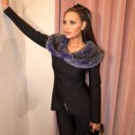 Dorit Kemsley Instagram - when you love your look and your glam and you can’t choose your fave pic 🤷🏼‍♀️ #vintage #rhobh 💜