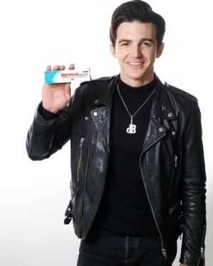 Drake Bell Instagram - Y tú ¿Ya tienes Barmicil? @barmicilmx