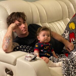 Drake Bell Instagram - I couldn’t ask for more happiness coming into 2022! Happy New Year!