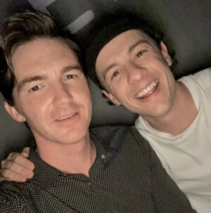 Drake Bell Instagram - Con mi amigo @guaynaa
