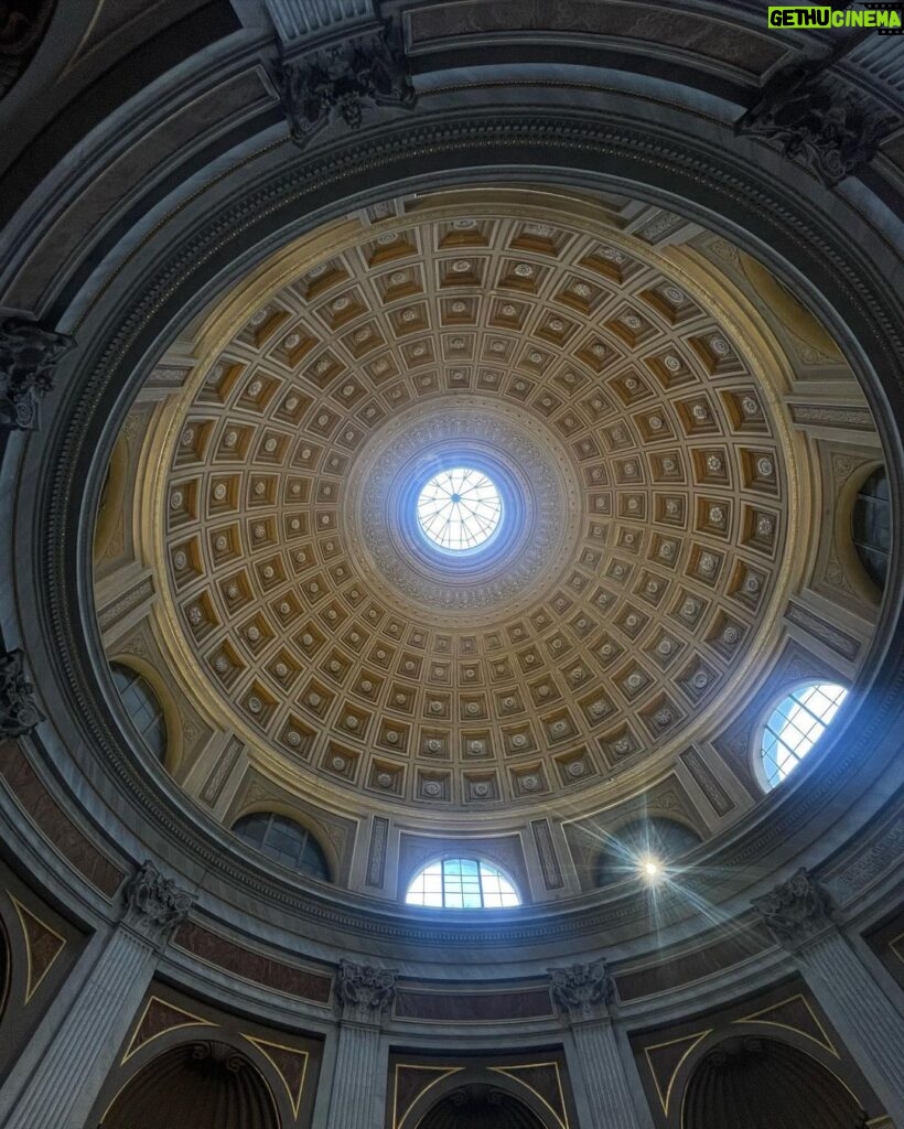 Drew Ray Tanner Instagram - Batti il ferro finché è caldo Rome, Italy