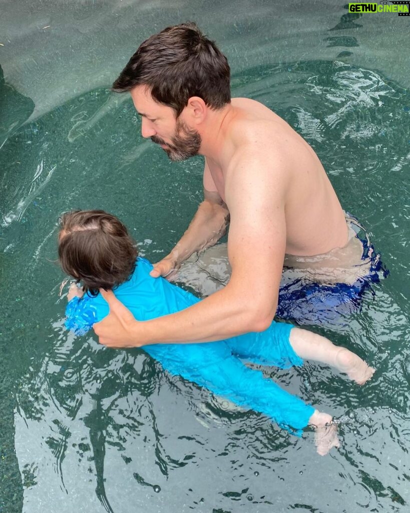 Drew Scott Instagram - Pool time with P 🏊‍♂️💧