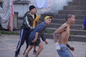 Dtoke Instagram - El que llega último se pierde el capituló 3 y no fuma 🤪 
Hoy 22 hs @tv_publica 
#elmarginal3 
Ph @conylagreca 
@undertransmedia