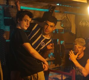 Dtoke Instagram - Mientras los Borges Duermen 
Moco se la pega en la pera 🍐 
Increíble primer Capítulo de #elmarginal3 
No había visto nada de nada, si bien sabía cómo era la historia nunca me imagine que estaba tan zarpada. Esto para mí fue cumplir un sueño y quiero compartir mi felicidad con todos ustedes. Para los que la vieron comenten que les pareció y a los que no la pudieron ver pueden encontrar el capítulo 1 en @somoscontar 
Gracias por todos los mensajes y la buena vibra de siempre!! Ph @conylagreca
