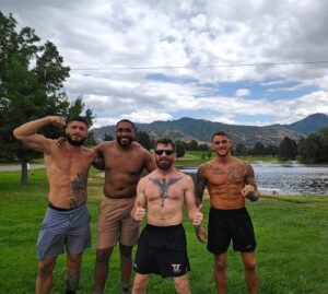 Dustin Poirier Instagram - Sunday 5 miles done!👊

#PaidInFull #ElDiamante #victory #ufc291