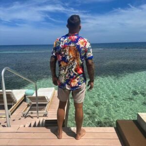 Dustin Poirier Instagram - Happy 14 year anniversary toots! I love you and can't imagine my life without you 

@robertgrahamnyc 🧵

#PaidInFull ##ElDiamante