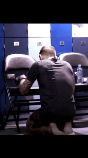 Dustin Poirier Instagram - Catch me if I go 

#PaidInFull #ElDiamante