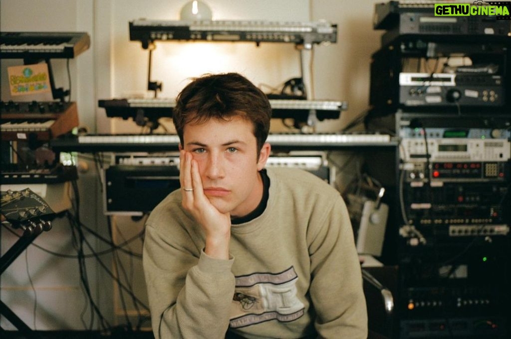 Dylan Minnette Instagram - album 2 in full swing