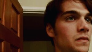 Dylan Sprayberry Instagram - Don’t Do It. 
Short film directed by @tylerposey58 
Starring yours truly 
😂
Swipe to watch the whole short.