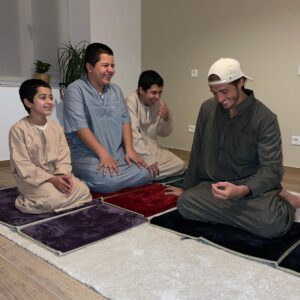 Dylan Thiry Instagram - À tous les musulmans et musulmanes, je vous souhaite une bonne fête de ramadan et que nos vœux soient accordés par le tout puissant Allah. Inshallah 👏🏻

Je saisis l’opportunité aussi pour vous présenter pardon au cas où je vous aurais blessé volontairement ou involontairement. 
Nous remercions Dieu d’avoir passé ce mois béni et qu’il nous réserve son immense paradis inshallah. 
Bonne fête de l’Aïd à tous mes frères et soeurs. ❤️