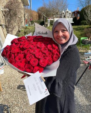 Dylan Thiry Instagram - 47 ans joyeux anniversaire Maman même si pour moi ton anniversaire, c’est tout les jours que Dieu nous offre ! 
Tu demeures la seule reine de mon cœur ❤️ 
N’oubliez jamais que le paradis se trouve sous les pieds de vos mères ! 

Tu m’as donné vie et c’est à mon tour d’accompagner la tienne.
N’oublie pas, je suis ton guerrier, ton soldat ! Tu t’es battue pour en arriver là… Aujourd’hui, c’est à mon tour de me battre pour que tu n’aies plus à le faire. Il est temps que tu te reposes et que je prenne le relais. 
Je t’aime maman et cela jusqu’à mon dernier souffle.

Je t’aime ! ❤️