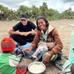 Dylan Thiry Instagram – La barrière de la langue n’est parfois qu’un détail… Par un regard ou par un sourire, il peut y avoir tellement de partages et d’émotions. 🇲🇬😍 #madagascar Madagascar
