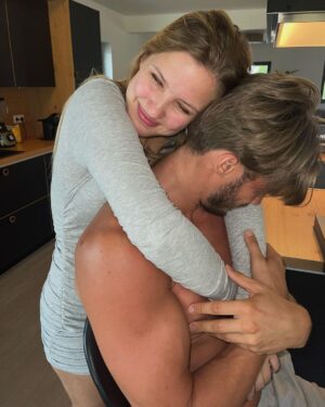 Dylan Thiry Instagram - C’est un réel plaisir de partager des moments en famille dont avec toi, ma petite sœur @laurynthiry tu m’avais tellement manqué ! Profitez de vos familles il y’a vraiment rien de plus important. Je suis un homme épanoui à vos côtés. Love You ma Lolo 🥰