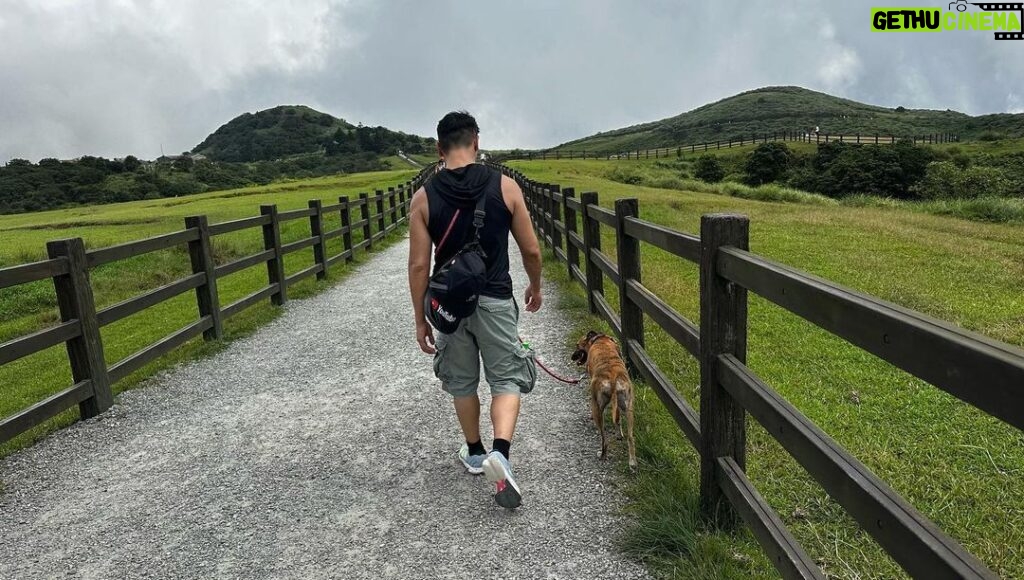 Eddie Peng Instagram - 🥾 🥾 🏔️ 🏔️