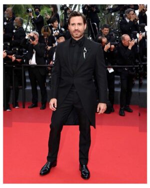 Edgar Ramírez Instagram - Closing Ceremony of the 75th Cannes Film Festival ✨  Dressed by: @fendi Armored by: @cartier  Styled by: @jasonbolden  Tailored by: @howiskaren @groomed by: @fabbhairdresser