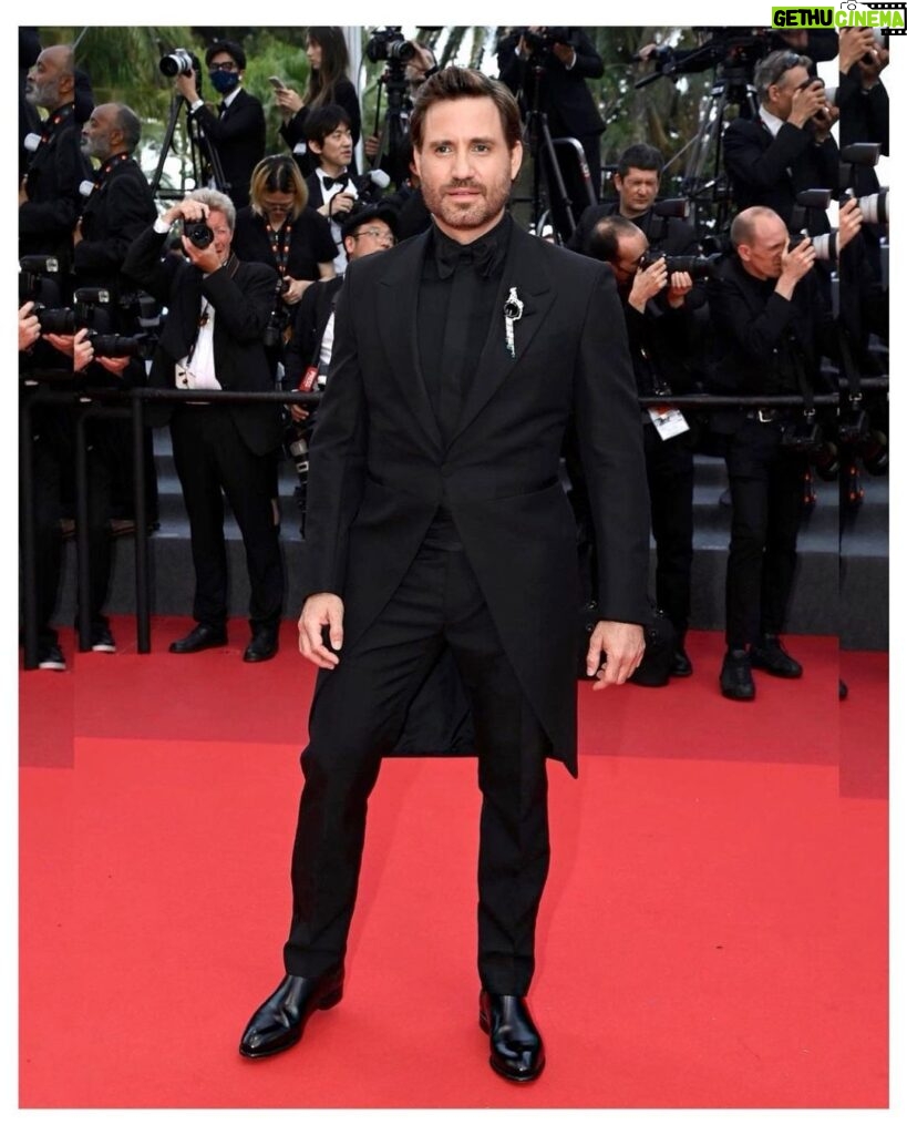 Edgar Ramírez Instagram - Closing Ceremony of the 75th Cannes Film Festival ✨ Dressed by: @fendi Armored by: @cartier Styled by: @jasonbolden Tailored by: @howiskaren @groomed by: @fabbhairdresser