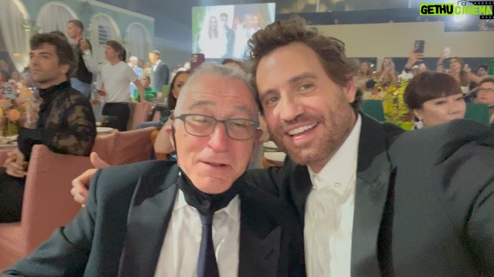 Edgar Ramírez Instagram - ✨I love this man! #robertdeniro #amfar Hôtel du Cap-Eden-Roc