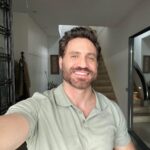 Edgar Ramírez Instagram - It’s a wrap! #DrDeath has been one of the most beautiful experiences of my life. Thank you @mandymooremm for being my rock and thank you to all our cast and crew, I was happy every day on set. I love you all! Barcelona, Spain