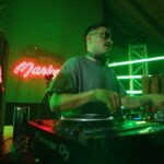 Eduardo Miranda Instagram - Está por salir mi nuevo set 🔥en @spicy.market_ ¿cuál drop les gusta más… 1, 2, 3, 4, 5? 1. My city is on fire - @jimi_jules (@rafael___music remix) 2. La orilla - Chile 3. Muevan - @rafael__music 4. Finder - @ninetoes78 5. Cloud 9 - @rsquareddj