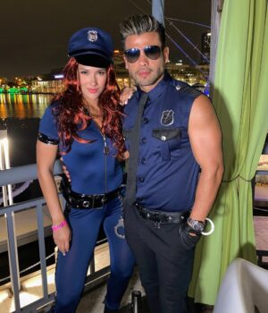 Efraín Ruales Instagram - Halloweeneando 🎃 con esta POLICE MERMAID OFFICER 😍 💕 @ale_jaramillo