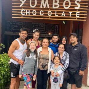 Efraín Ruales Instagram - Seguimos disfrutando como Papá nos enseñó, EN FAMILIA ❤️🙏🏾 GRACIAS Toñito por tan lindo hábito 😇 solo nos faltan los RUALES BENALCAZAR 🥰 los extrañamos mucho