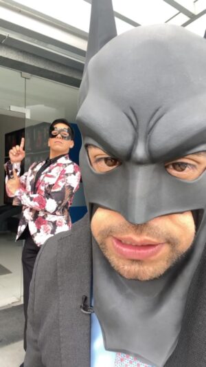 Efraín Ruales Instagram - MENCIONA a tu #robin 👇🏽 @carlosmenendezb #losinvisibles