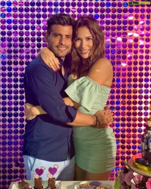 Efraín Ruales Instagram - Es un día MUY ESPECIAL, un día que celebramos tu vida @ale_jaramillo ❤️ porque eso eres para aquellos que te conocemos 😍❤️ ERES VIDA, eres ALEGRÍA, eres PAZ, eres RESPUESTA a una específica ORACIÓN 🙏🏾 así de maravilloso y omnisciente es DIOS 🥰❤️