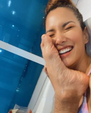 Efraín Ruales Instagram - Aquí dañando una selfie 🤳🏾 #proud #selfie comparte la tuya con el #dañandounaselfie y gánate fabulosos premios 😌 @ale_jaramillo