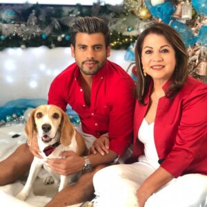 Efraín Ruales Instagram - Esta NAVIDAD la recibiremos con MÁS AMOR de lo acostumbrado ❤️🥰 aquí los RUALES @narciruales @jaggerruales cantaremos para ustedes 🙌🏽😳 @encontactoecuavisa 10:30