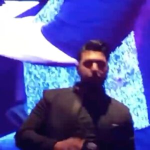 Ehsan Khajeamiri Instagram - کنسرت نوستالژی.  خوشبختی ‌‌ اجرا با ارکستر بزرگ به رهبر ی  ارمین قیطاسی آهنگساز مهرداد نصرتی تنظیم‌بهرنگ‌بهادرزاده.  ترانه مونا برزویی
